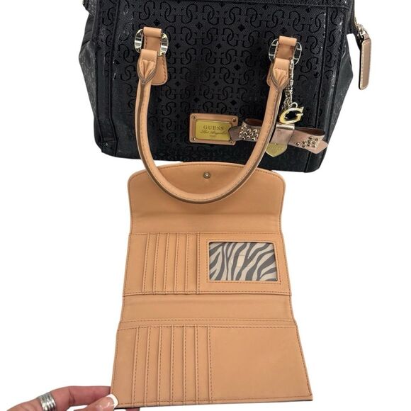 Guess LA 1981 PVC Vintage Bag w/Charm and Wallet Y2K 90's - Picture 5 of 7